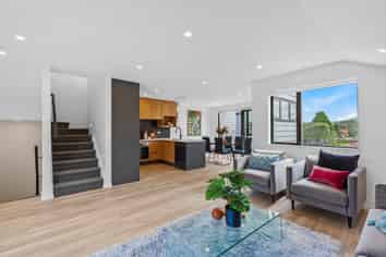 4/13 Fairdale Place, Birkdale