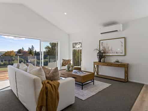 45 Charles Crescent, Rainbow Point