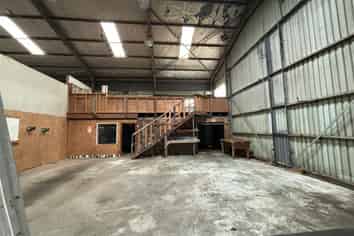 Industrial building with yard