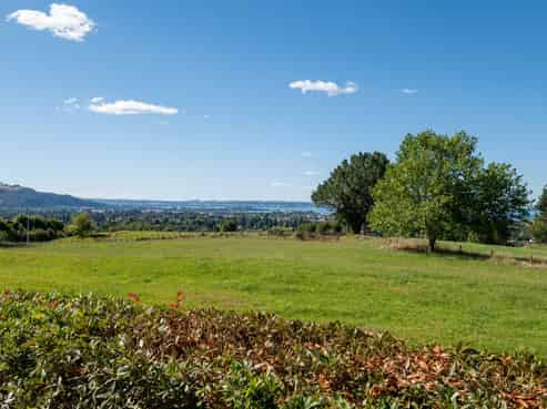 8 Mokoia Drive, Tihiotonga