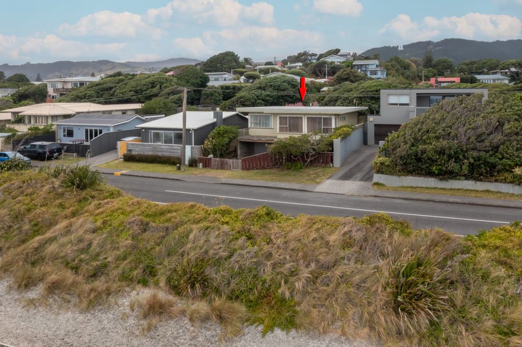 Sold 120 The Parade, Paekakariki realestate.co.nz