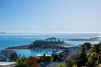 52 The Cliffs, Britannia Heights