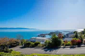 52 The Cliffs, Britannia Heights