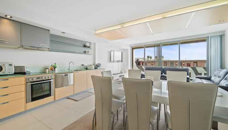 98/72 Tory Street, Te Aro