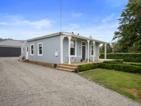 42 Flux Road, Mangaroa