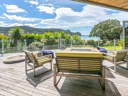112 Oratia Place, Onemana