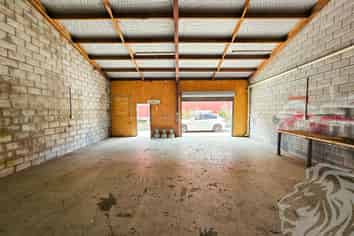 98m² Shed on Miro. 
