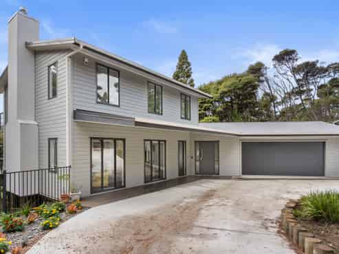 18 Sunnyvale Road, Waitakere