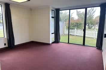 Fabulous office or retail space on Fitzherbert! 