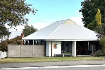 Fabulous office or retail space on Fitzherbert! 