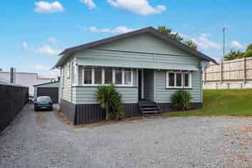 PREMIUM LOCATION  OUTSTANDING INVESTMENT OPPO...