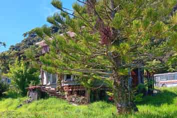 37 Back Road, Granity