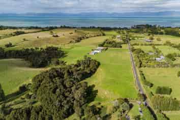90 Pukekereru Lane, Whakatiwai