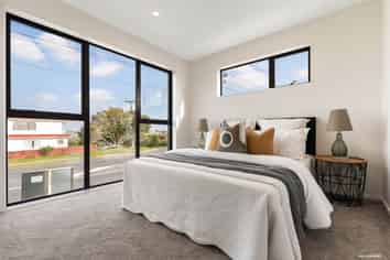 7/ 143-147 Carlisle Road, Browns Bay