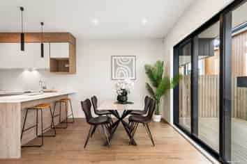 7/ 143-147 Carlisle Road, Browns Bay
