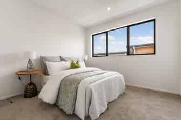 7/ 143-147 Carlisle Road, Browns Bay