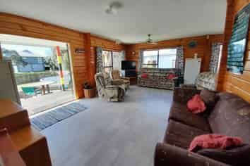 227 Kenwood Drive, Matarangi