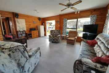 227 Kenwood Drive, Matarangi