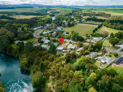 911 River Road, Broadlands Forest