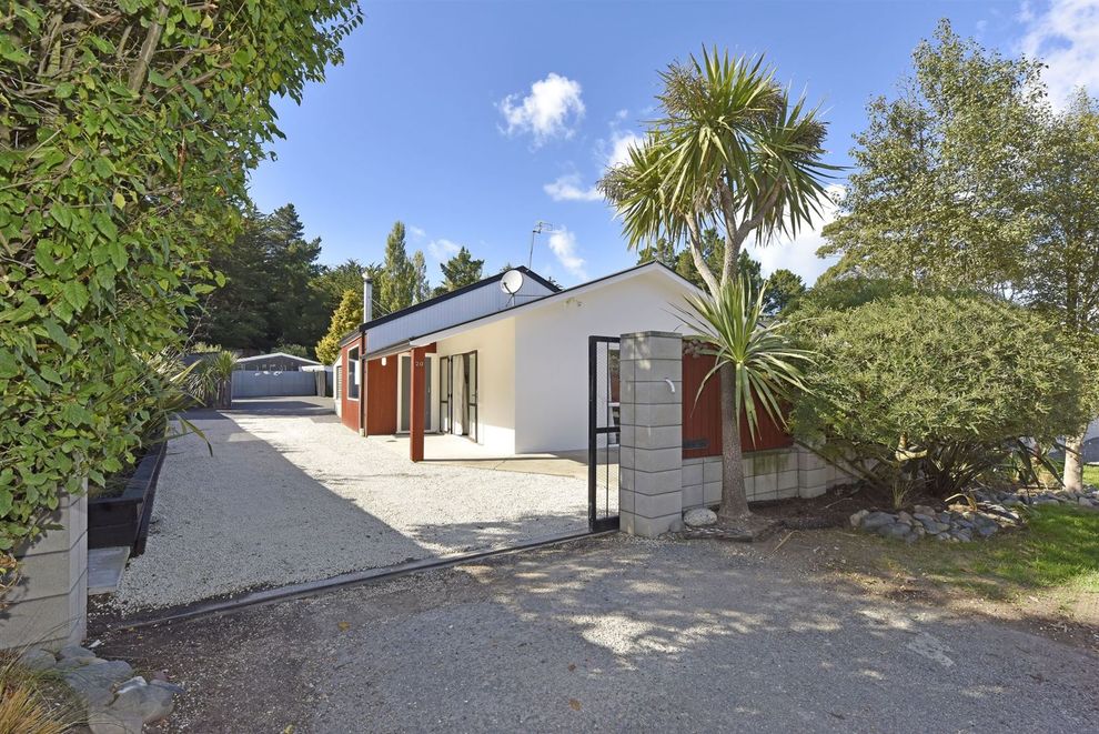 20 Pine Avenue, Waikuku Beach, Waimakariri For Sale realestate.co.nz