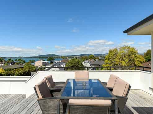 49 Harvey Street, Avenues