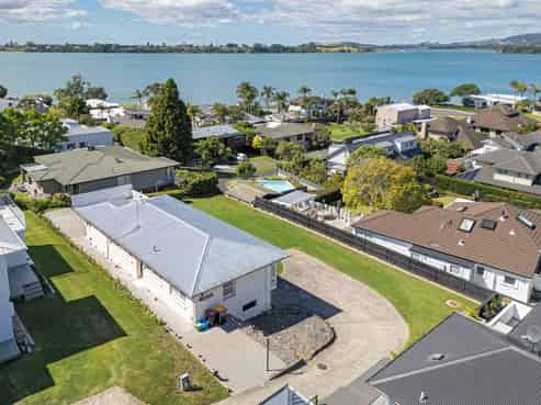 49 Harvey Street, Avenues