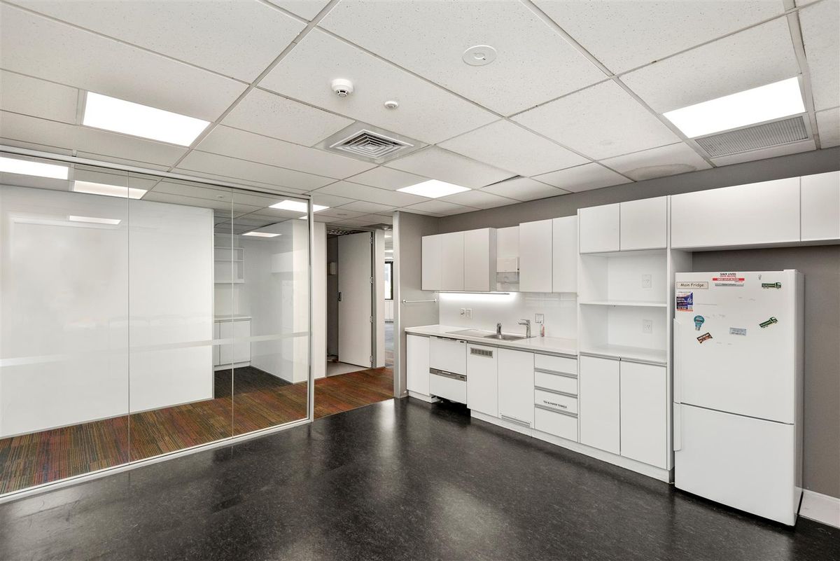 Well Positioned Office Space Available - Vista 4