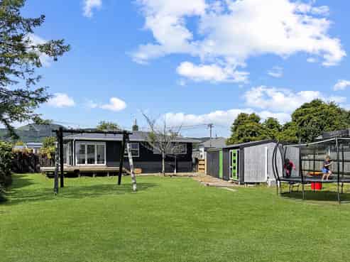 9 Charles Road, Hannahs Bay