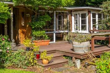 57 & 57a Harvey Street, WAITATI
