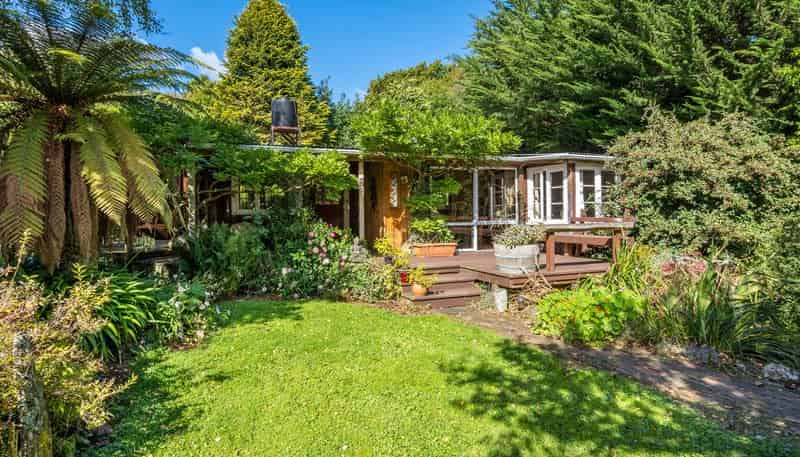 57 & 57a Harvey Street, WAITATI