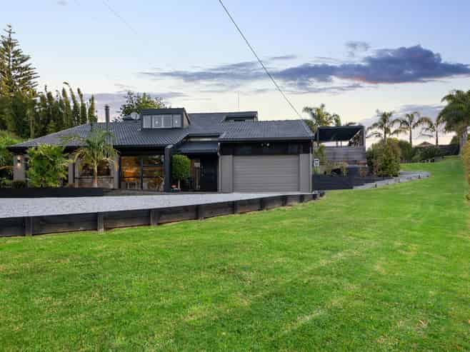 10 Elliot Street, Riverhead