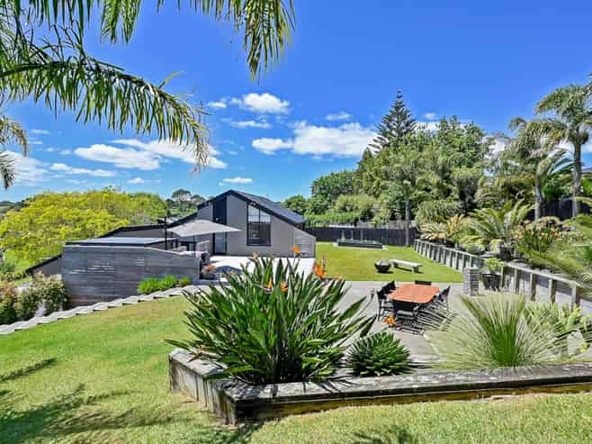 10 Elliot Street, Riverhead