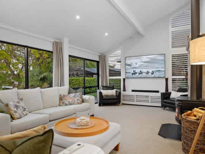 10 Elliot Street, Riverhead