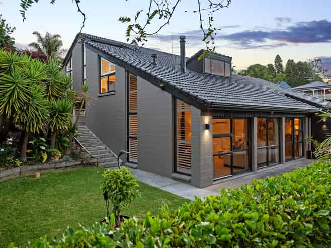 10 Elliot Street, Riverhead