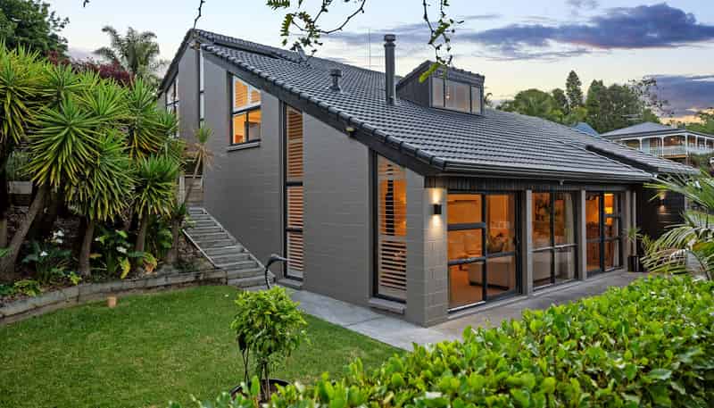 10 Elliot Street, Riverhead