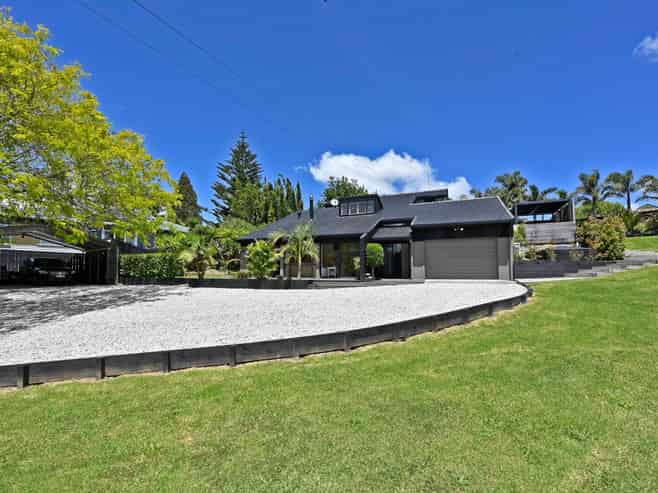 10 Elliot Street, Riverhead