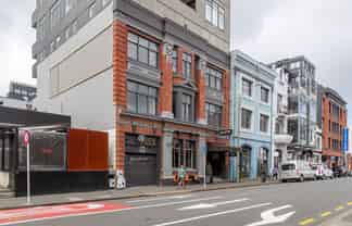 Affordable Immaculate Investment - Courtenay Area