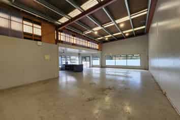 HIGH PROFILE WAREHOUSE + OFFICE
