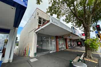 Vacant Retail Space Available Now!