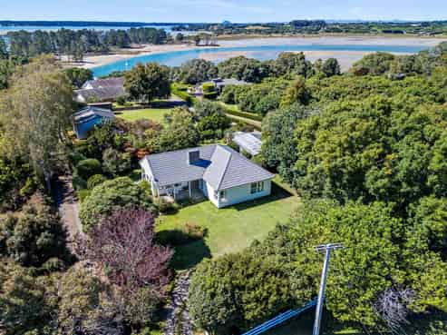 202 Tanners Point Road, Tanners Point