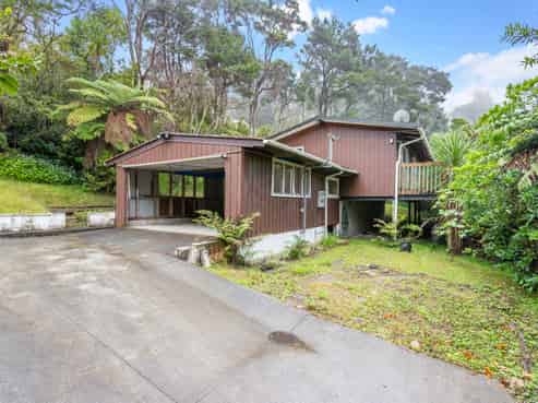 70 Rauhuia Crescent, Parau