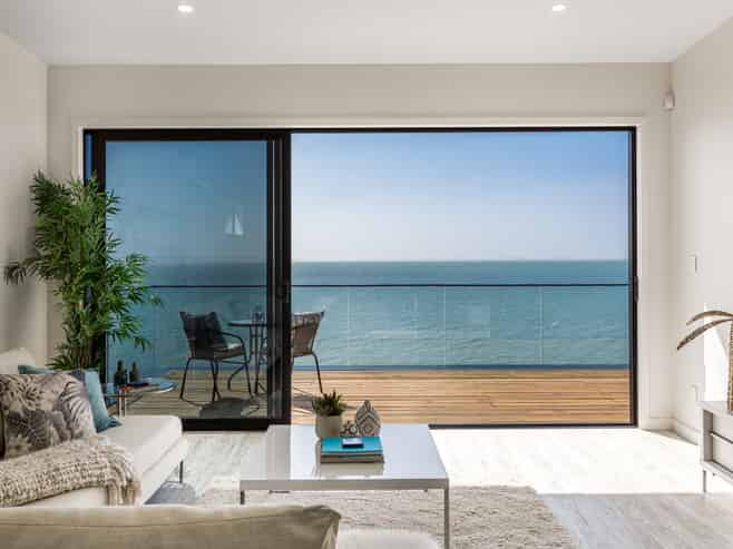 8B Crispe Road, Clarks Beach