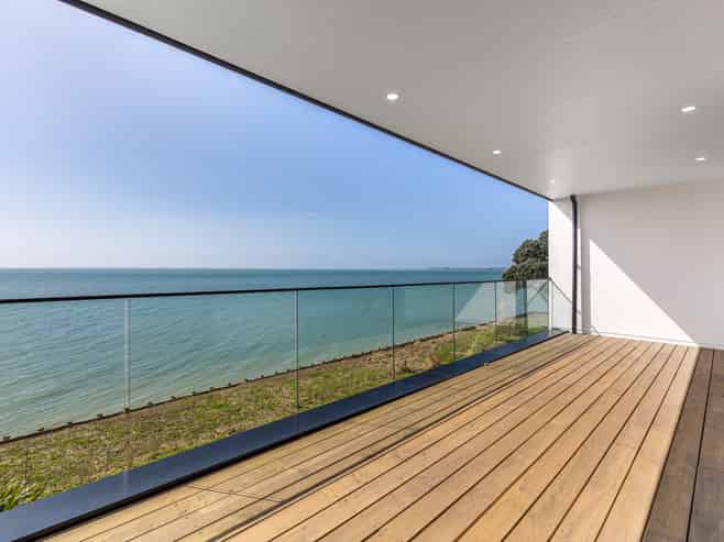 8B Crispe Road, Clarks Beach