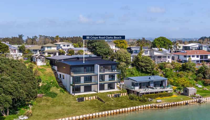 8B Crispe Road, Clarks Beach