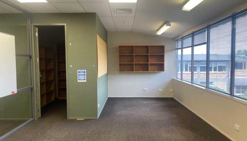 80 Central Park Drive, Henderson