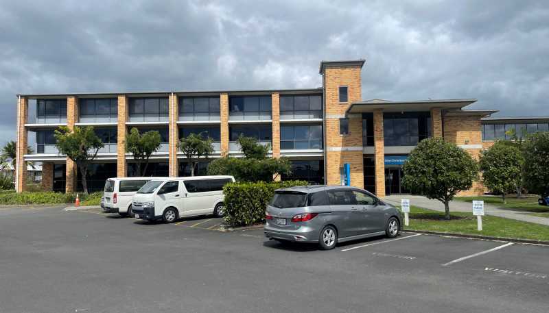 80 Central Park Drive, Henderson