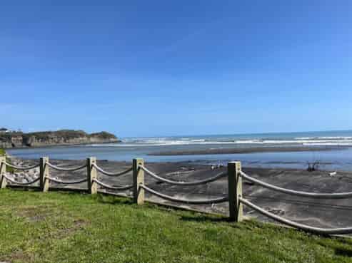 8 Point Road, Mokau
