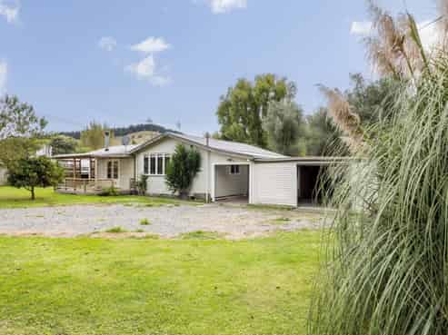 33 Waikare Road, Tutira