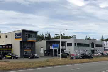 52sqm first floor office on Centennial Highway