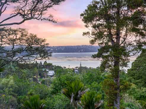 70 Otitori Bay Road, Titirangi
